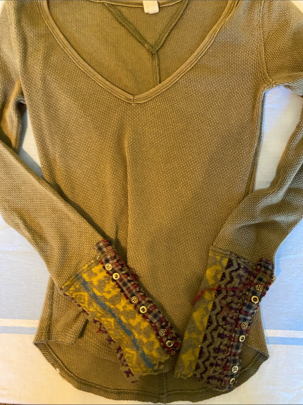 Olive Green V-Neck Thermal Sweater with Patterned Cuff Detail